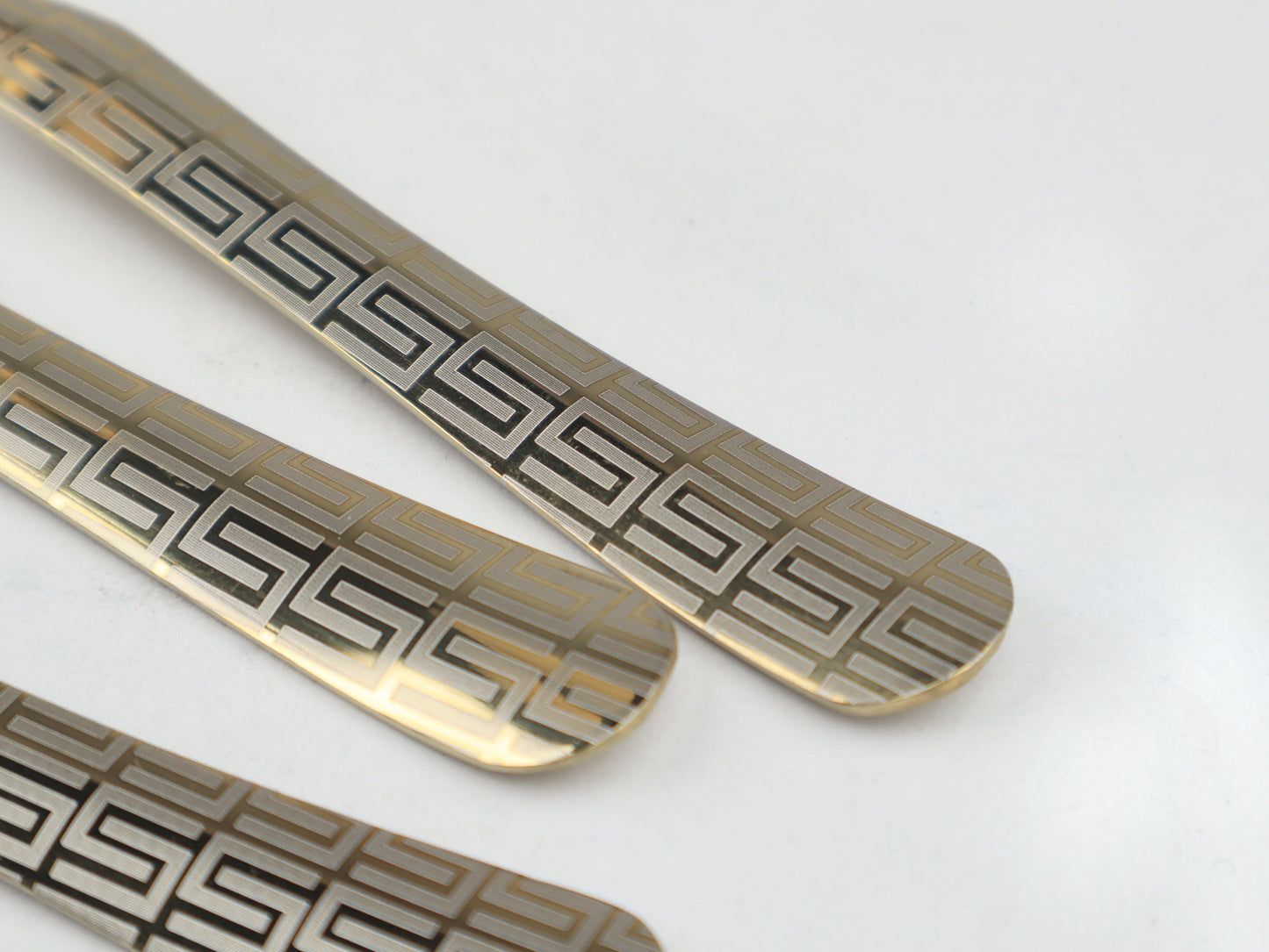 Stainless Steel PVD Gold Plated Cutlery Set 28 Pcs With Stand - Versace Design